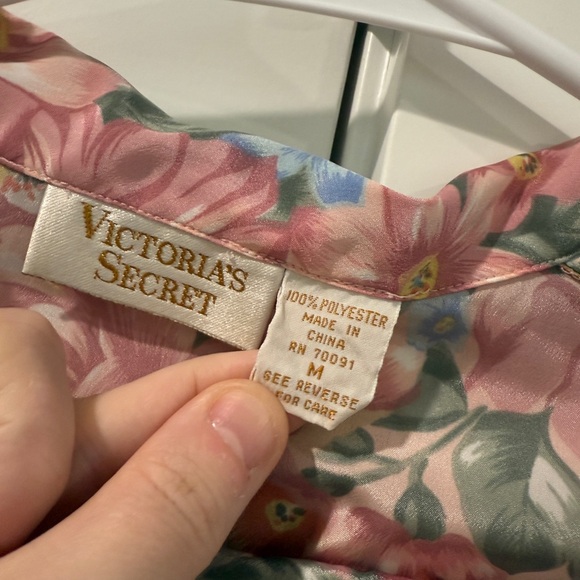 Vintage 1980’s Victoria's Secret gold tag Pink Floral 2 piece pajama set - Picture 4 of 8